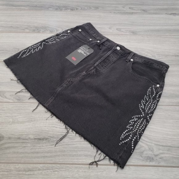 Levi’s Premium Deconstructed Studded Distressed Denim Skirt Black Sz 34 $80 SOLD - Picture 5 of 10